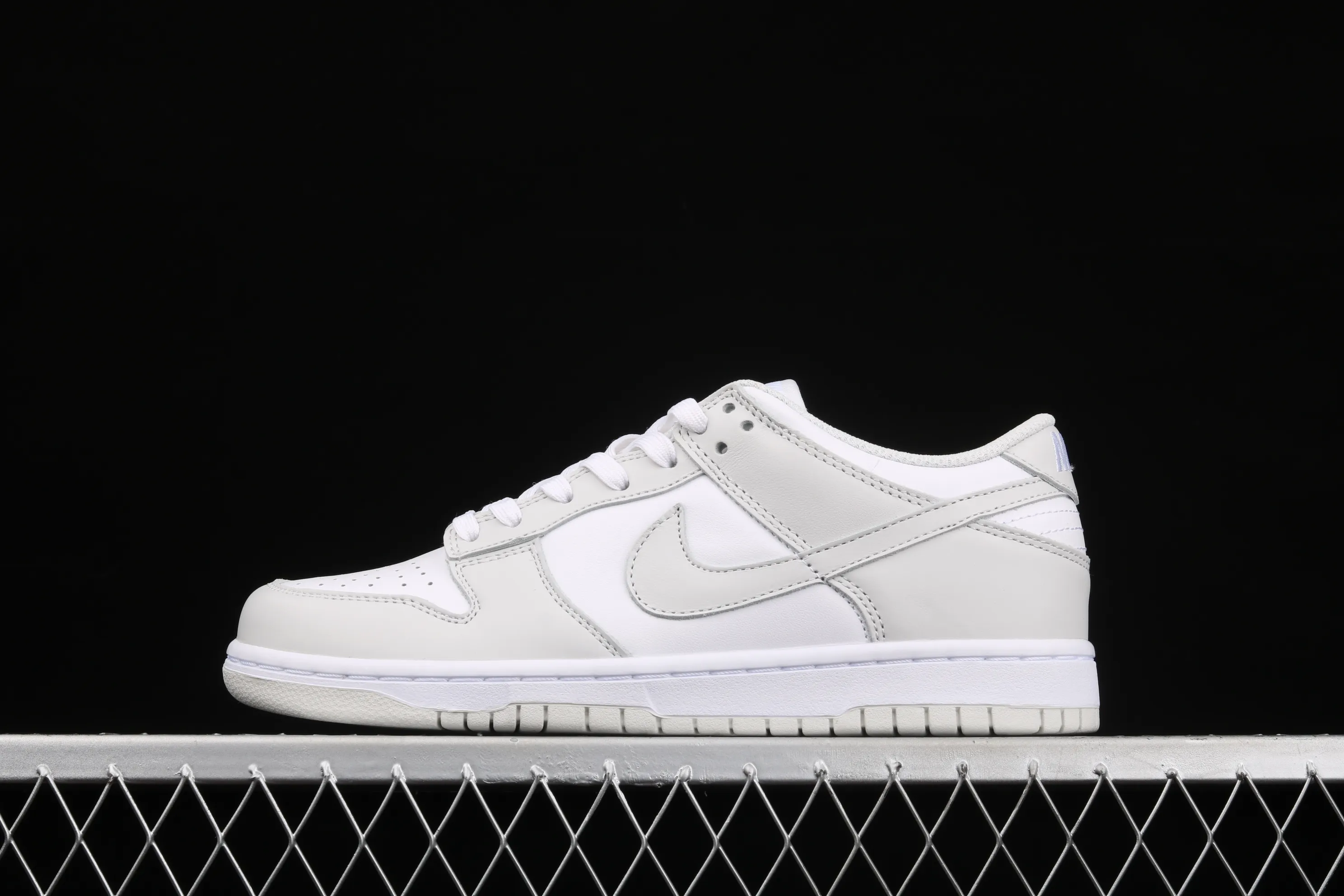 All Categories Nk SB Dunk Series Nk SB Dunk Low Low-top Sneakers J Version Nk SB Dunk Low White and Light Gray Color Low-top Casual Sports Skateboard Shoes DD1503-103